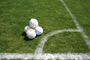 Papier peint photo Football Collection de ballons de football  © idealmente