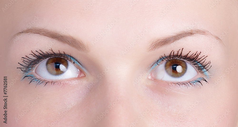 Brown girl eye - glance up Brown girl eye - glance up