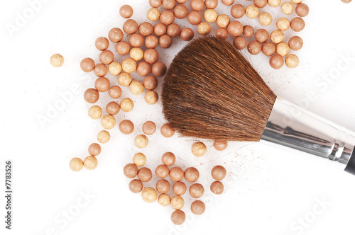 bronzing pearls and thick brush