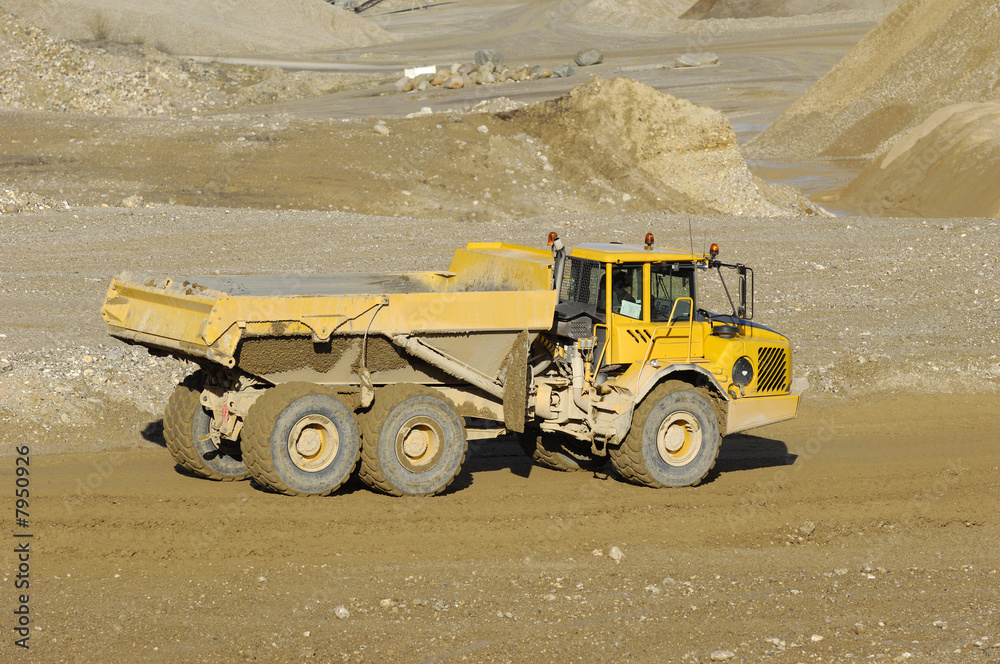 Obraz premium Yellow mining dump truck