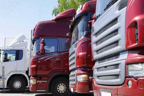 Tableau sur toile modern truck convoy