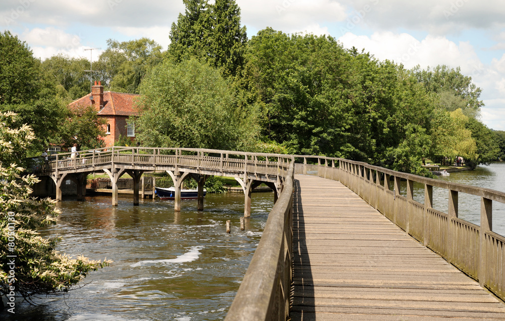 Wooden walkway over the River Thames Wooden walkway over the River Thames