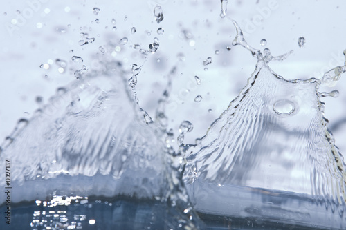 Spruzzo d'acqua blu