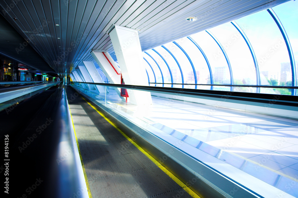 Obraz premium Empty escalator