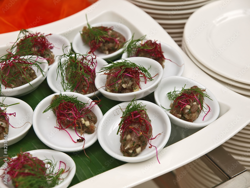 vorspeise,büffet,rindersteak tartar mit rote beete sprossen vorspeise,büffet,rindersteak tartar mit rote beete sprossen