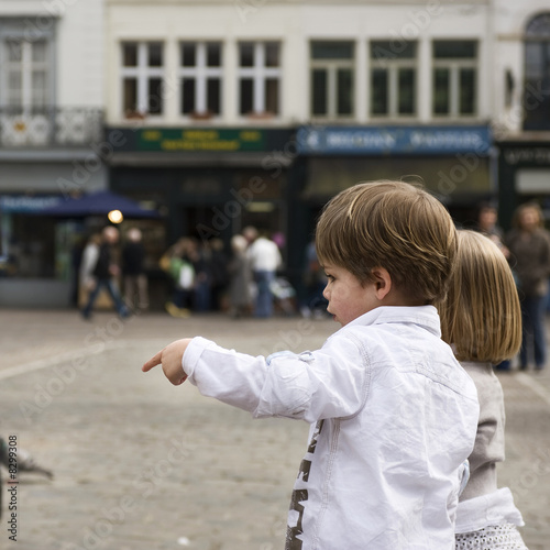 children on town square © kris@Positief