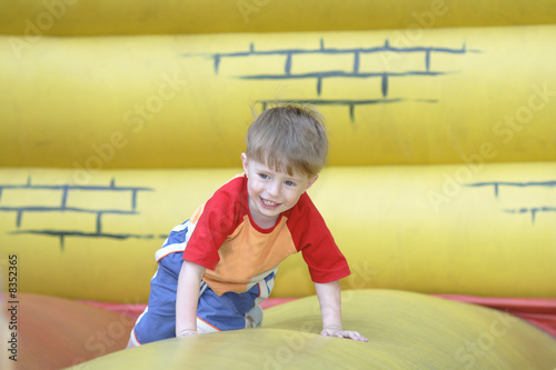 The cheerful kid