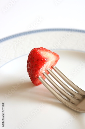 manger une fraise