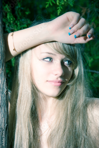 Bilde på lerret Young woman looking aside
