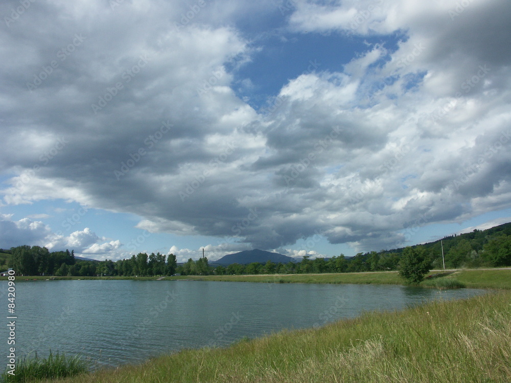 nuages sur le lac