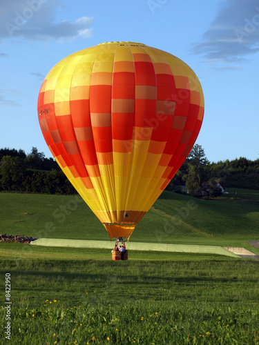 Heissluftballon bei der Landung