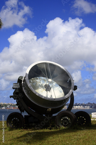 Принти на полотні old military searchlight
