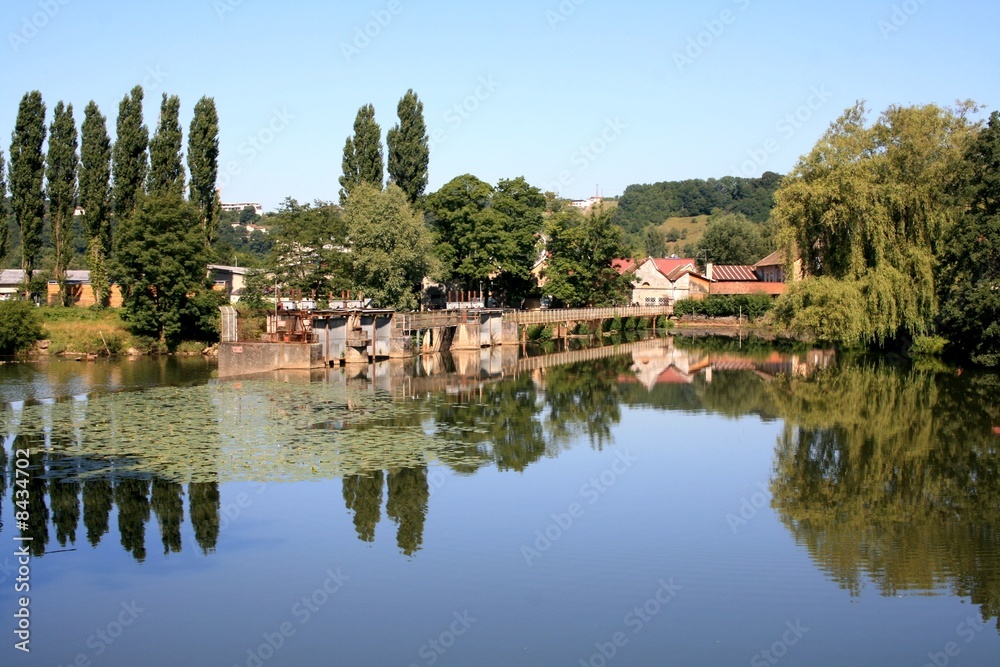 barrage sur rivière