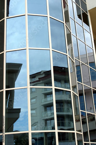Hochhaus mit Glasfassade