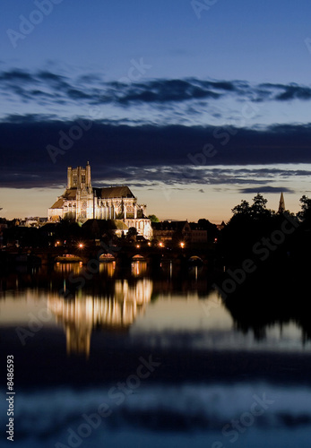 Cathédrale d'Auxerre illuminée