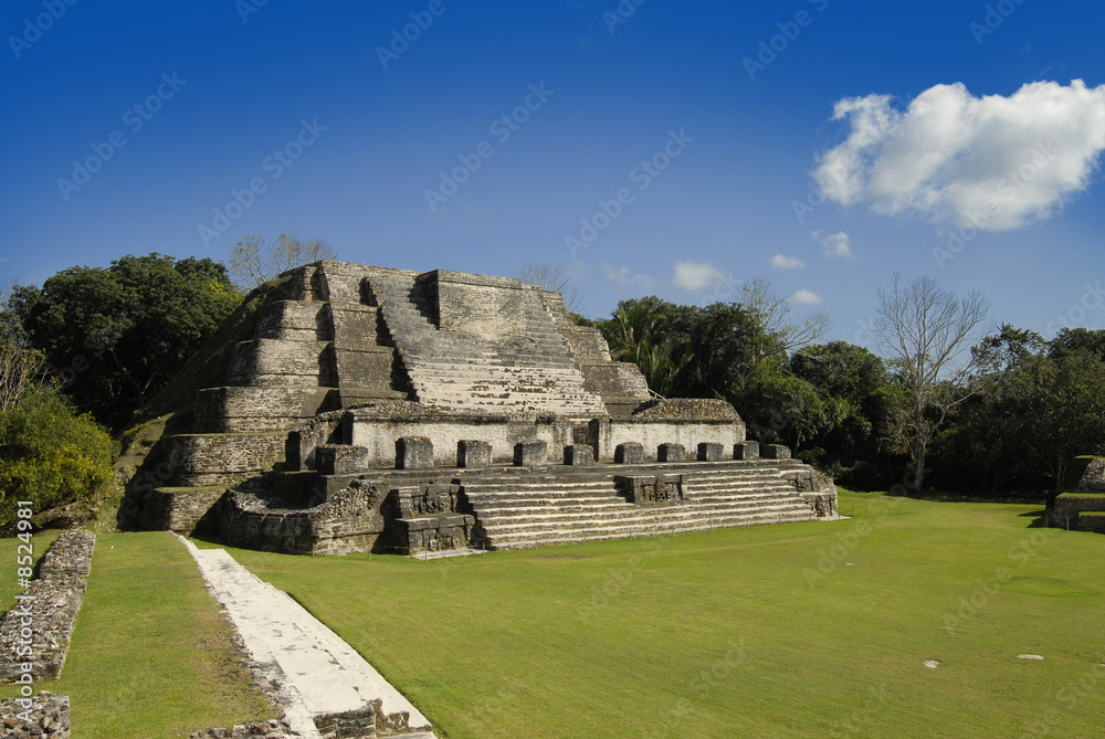 Mayan temple ruins