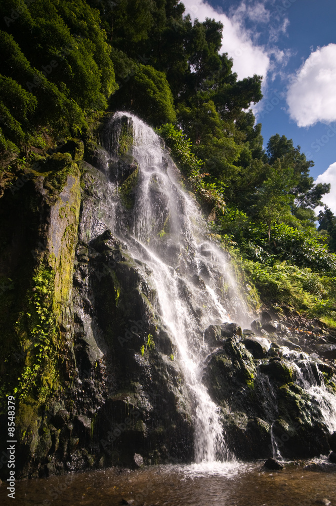 Obraz premium Mountain waterfall