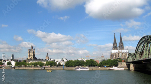 Köln mit Brücke