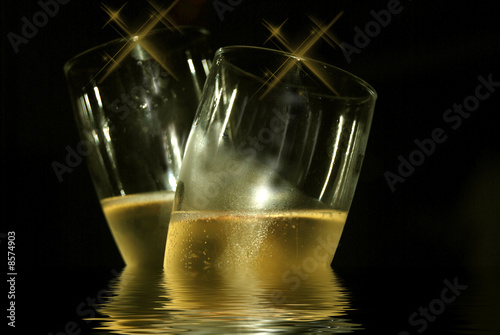Champagne frais dans la nuit