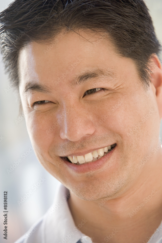 Fototapeta premium Strzał głową uśmiechniętego człowieka