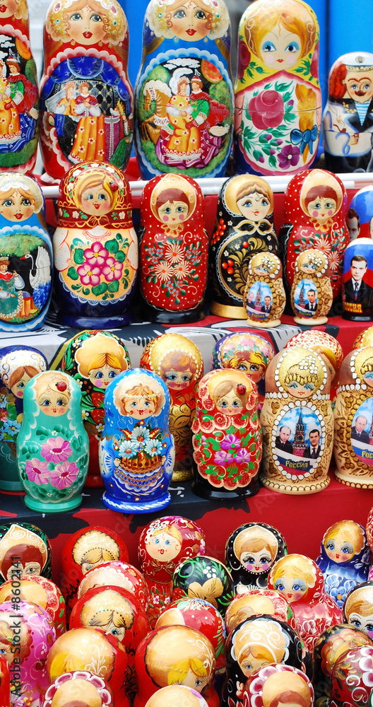 shop window with set of russian dolls of decreasing sizes