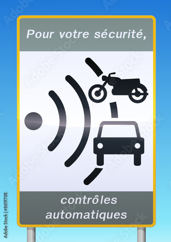 Panneau de signalisation radar automatique