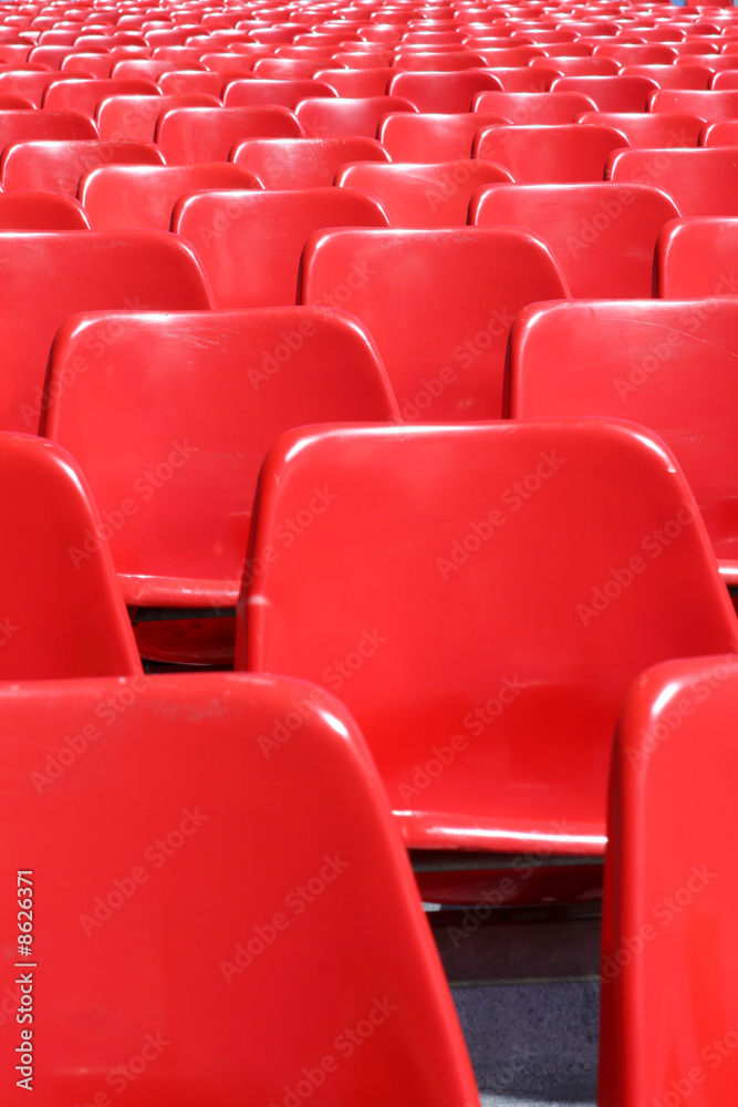 Fototapeta premium tribune gradin siège fauteuil spectateur match concert rouge baq