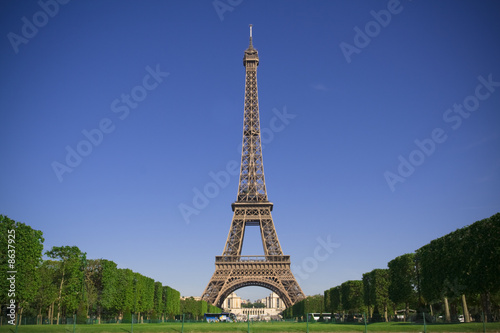The Eiffel Tower © Peter Kirillov
