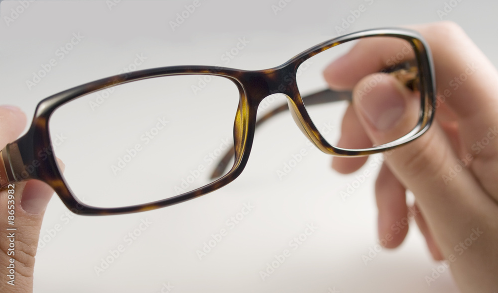 Brille in Hand3 Brille in Hand3