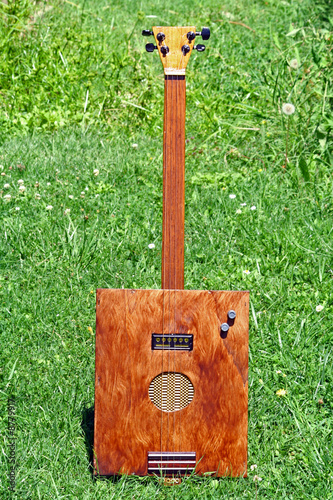 Obraz na płótnie wine box guitar