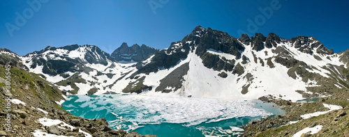 Lac Blanc (2192m) Massif de Belledonne - Alpes © B.Bouvier