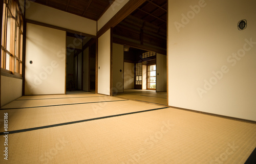 古い日本家屋の部屋