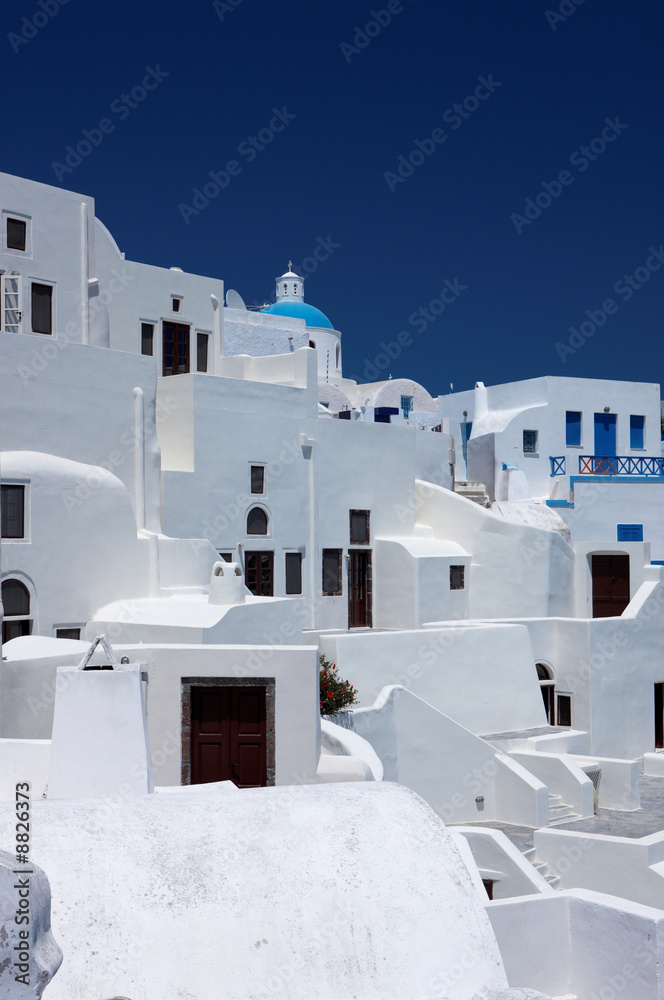 Fototapeta premium Wonderful view of City buildings and bay on Santorini, Greece