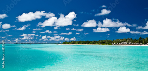 Einsame tropische Insel © Loocid GmbH