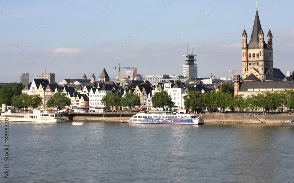 Naklejka premium Köln Altstadt Ufer