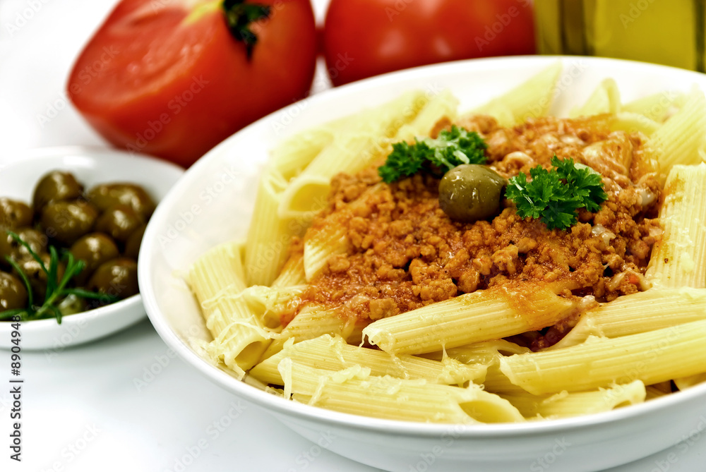 spaghetti bolognese mit oliven spaghetti bolognese mit oliven
