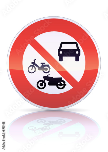 Accès interdit à tous les véhicules à moteur (reflet métal)