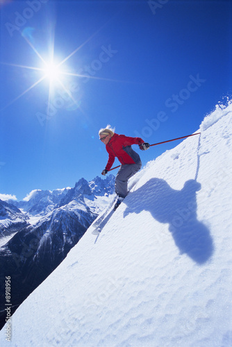 Cuadro en lienzo Young woman skiing