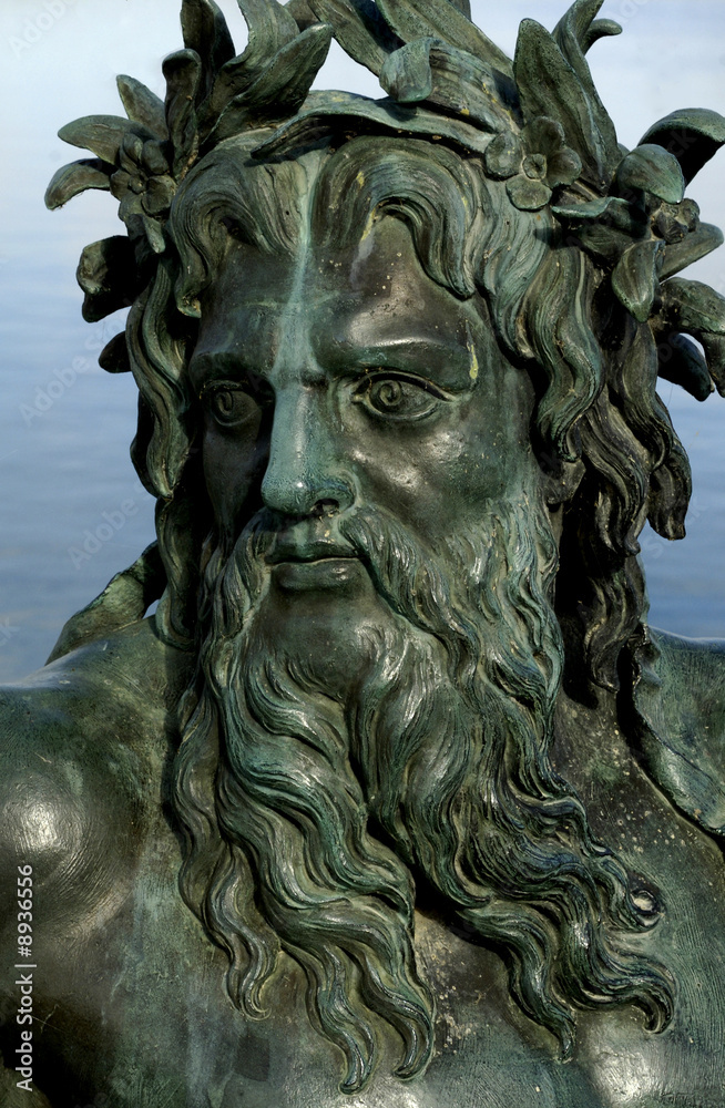 France, statue en bronze dans le parc de Versailles