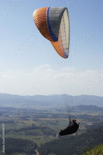 Start zu einem Paragliderflug photo