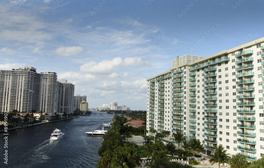 Fototapeta premium Waterfront Condominium