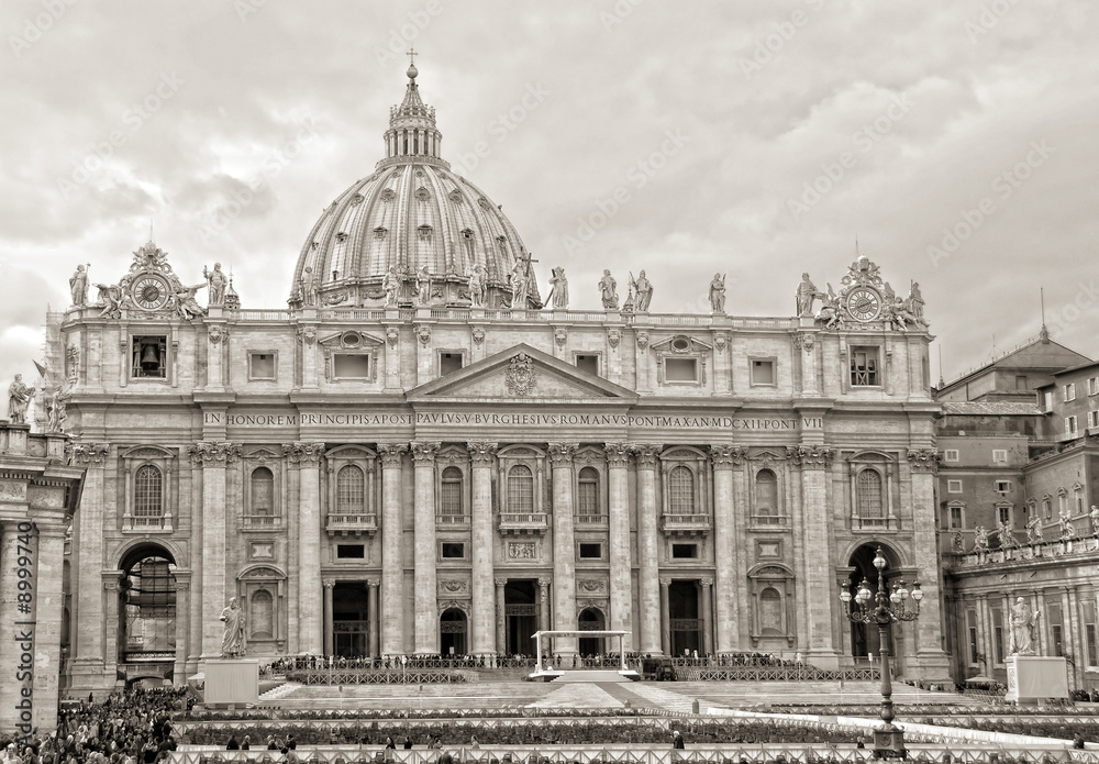 St peter's square in the heart of the Vatican