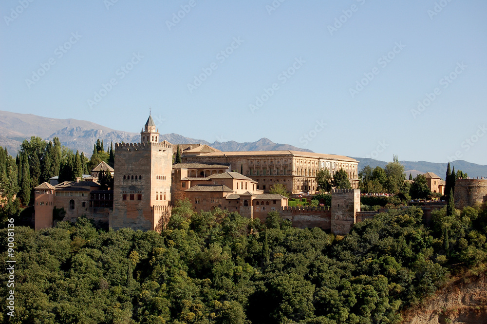 Alhambra de Grenade parmi la Sierra Nevada
