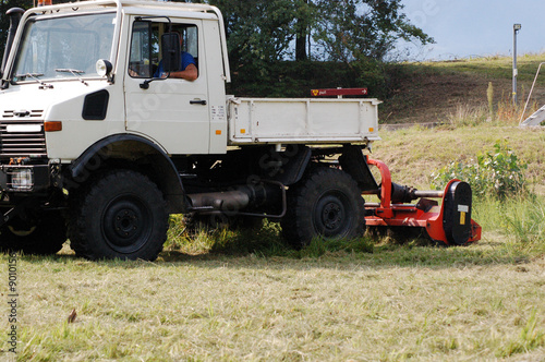 Unimog de coté