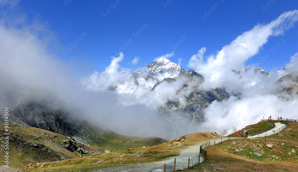 Alpes valaisannes dans la brume - Suisse