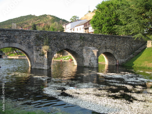 Puente de Molinaseca, Bierzo - España photo