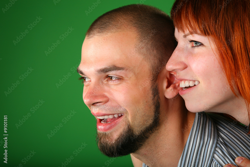 Fototapeta premium beard red couple smile faces on green