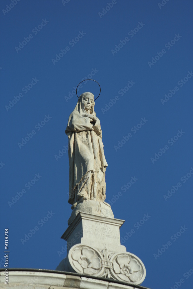 statua della Vergine Maria
