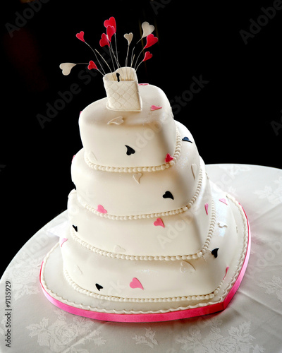Love heart wedding cake