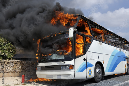 Autobus ardiendo